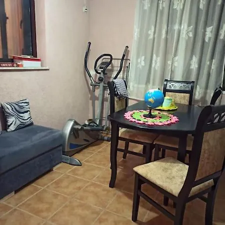 Διαμέρισμα Cozy 1-bedroom Unit In Τίρανα